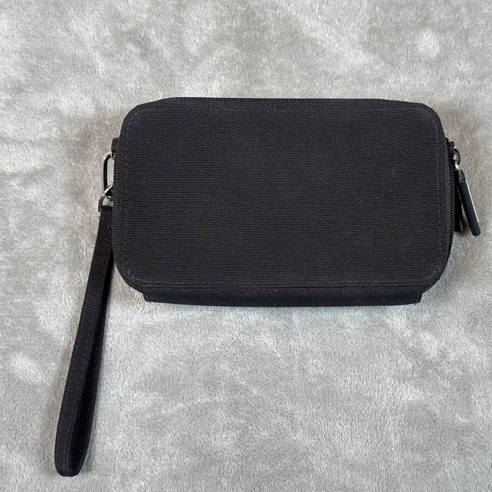 Vera Bradley RFID All In Wristlet Black Performance Twill Floral - Picture 2 of 12